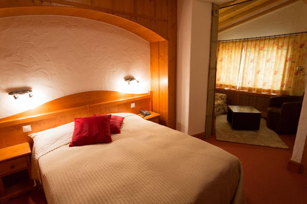 Hotel De La Truite & Spa Le Petit Nautilus Le Pont Szoba fotó
