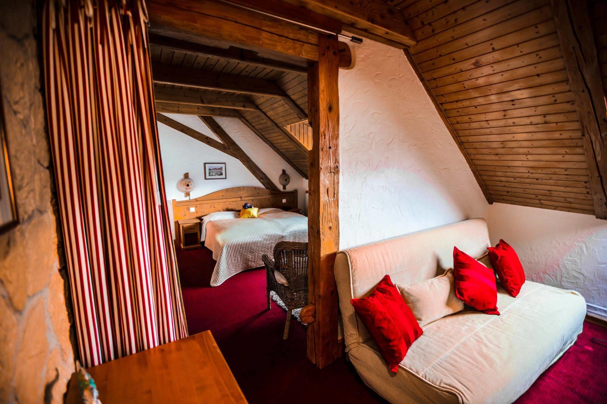 Hotel De La Truite & Spa Le Petit Nautilus Le Pont Kültér fotó