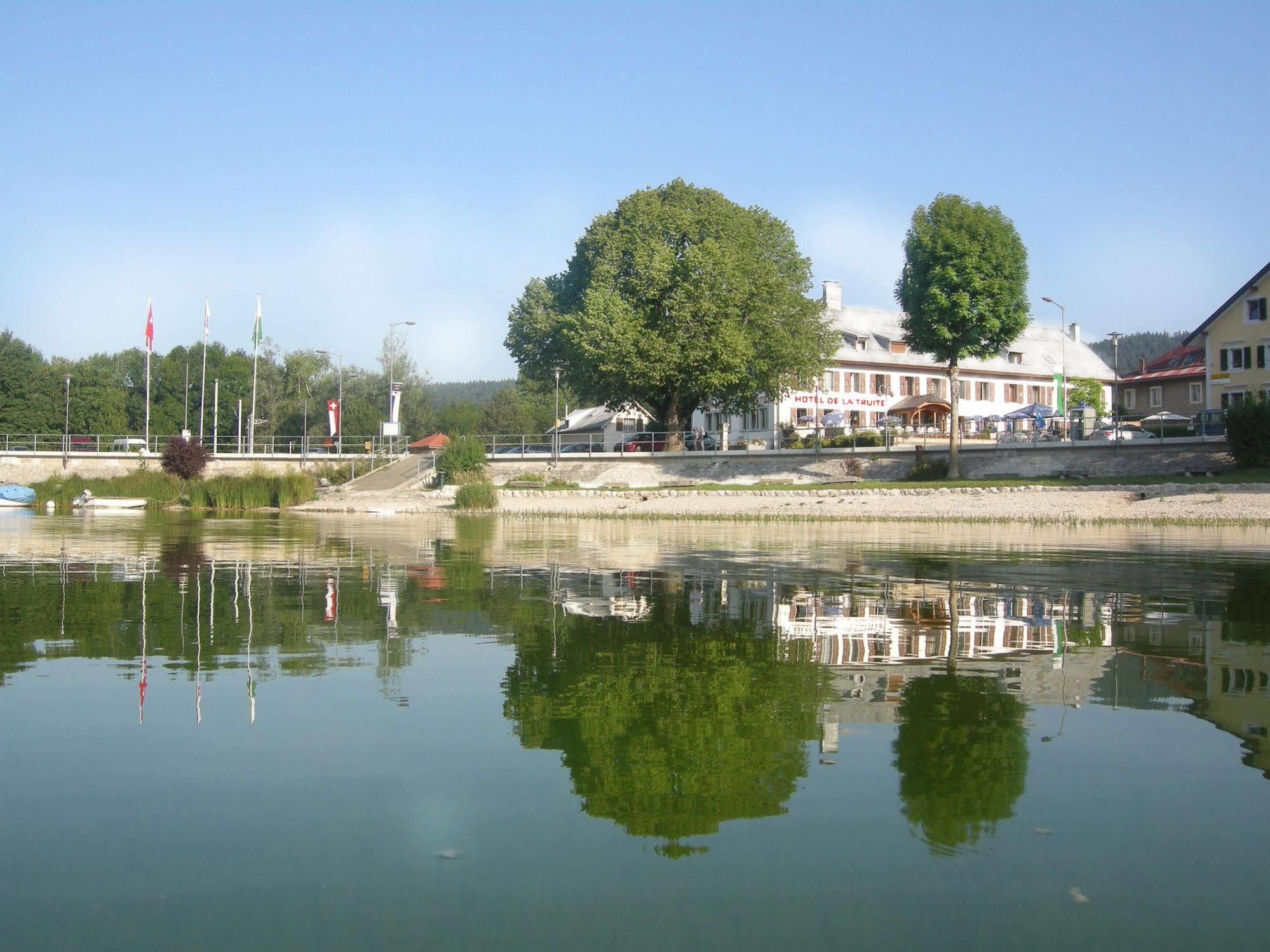 Hotel De La Truite & Spa Le Petit Nautilus Le Pont Kültér fotó